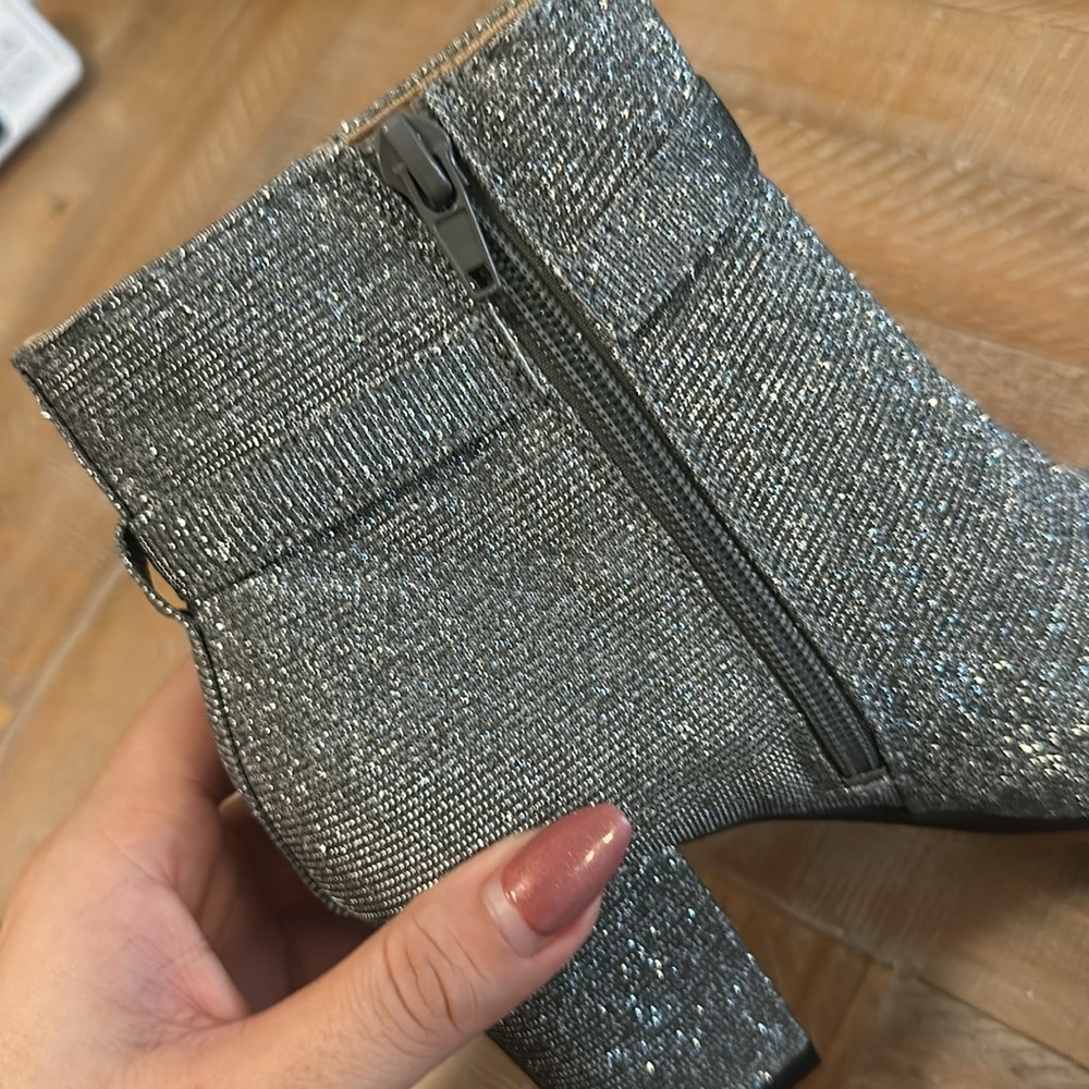 Life Stride Pewter Shimmer Pointed Toe Block Heel Silver Ankle Boot Bootie - Picture 12 of 13